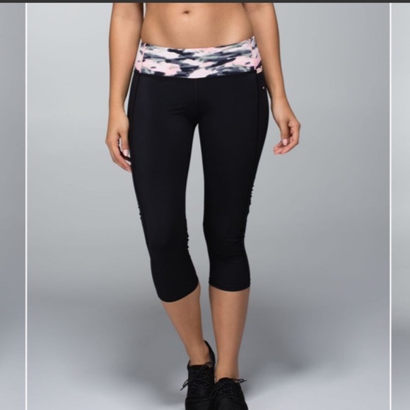 LULULEMON Water Bound Crop Wamo Camo Bleached Coral Pink Black Swim Size 4 - Picture 3 of 11